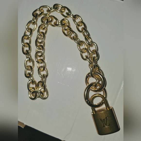 Louis Vuitton Lock 🔒 Necklace - Picture 7 of 9